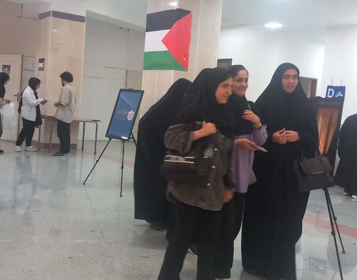 افتتاحیه نمایشگاه "هنر، روایت میدان"