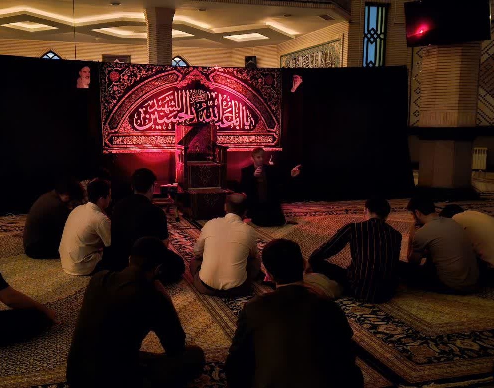 برگزاری هیئت هفتگی اباعبدالله الحسین (ع)