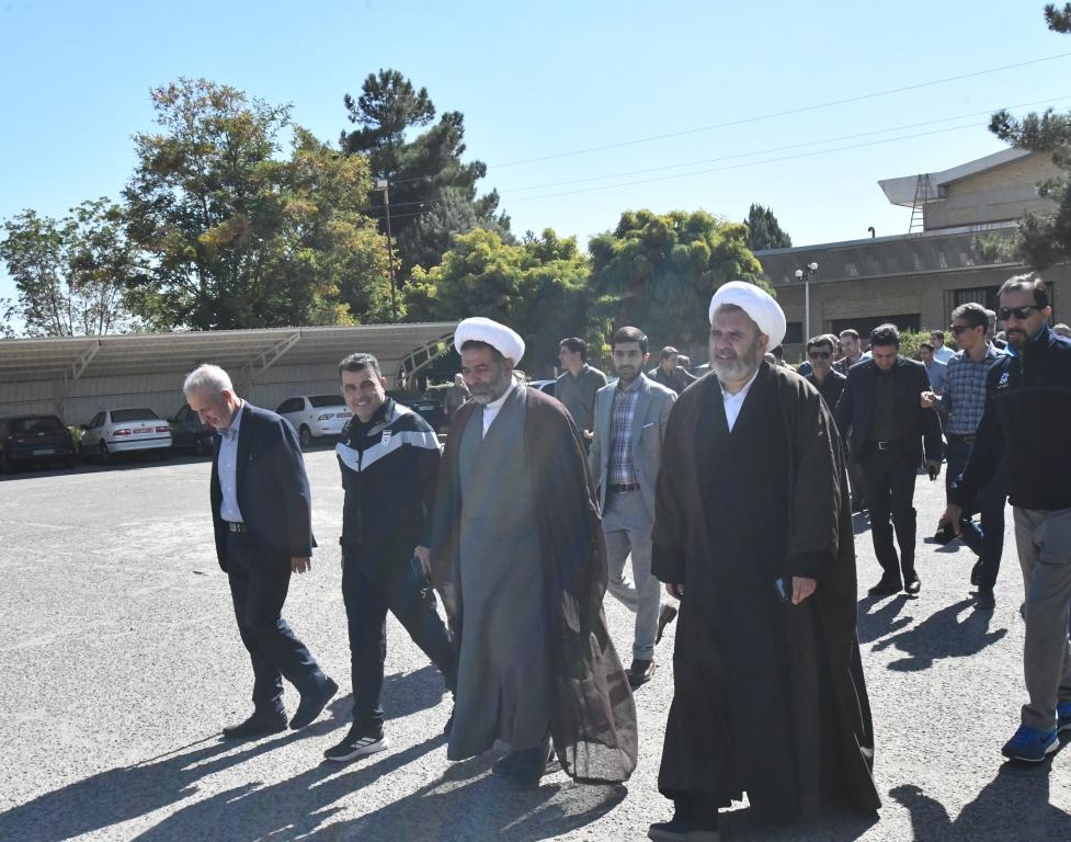 همایش پیاده روی دانشگاهیان ارومیه بمناسبت گرامیداشت هفته دفاع مقدس برگزار شد