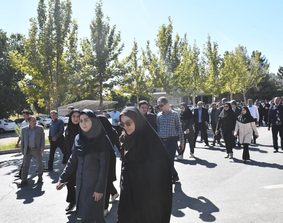 همایش پیاده روی دانشگاهیان ارومیه بمناسبت گرامیداشت هفته دفاع مقدس برگزار شد