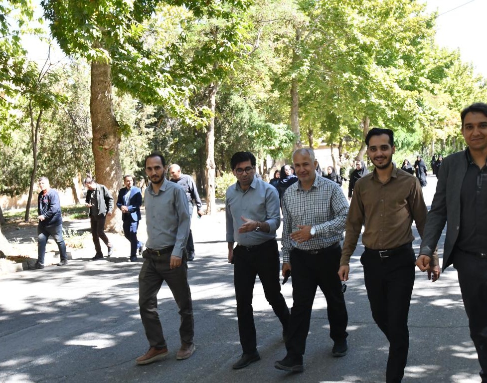 همایش پیاده روی دانشگاهیان ارومیه بمناسبت گرامیداشت هفته دفاع مقدس برگزار شد