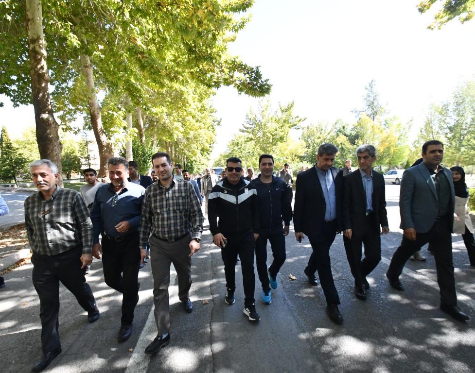 همایش پیاده روی دانشگاهیان ارومیه بمناسبت گرامیداشت هفته دفاع مقدس برگزار شد