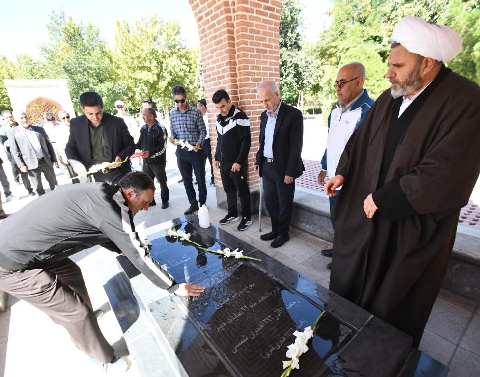 همایش پیاده روی دانشگاهیان ارومیه بمناسبت گرامیداشت هفته دفاع مقدس برگزار شد