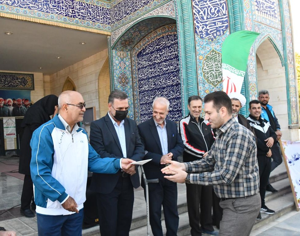 همایش پیاده روی دانشگاهیان ارومیه بمناسبت گرامیداشت هفته دفاع مقدس برگزار شد