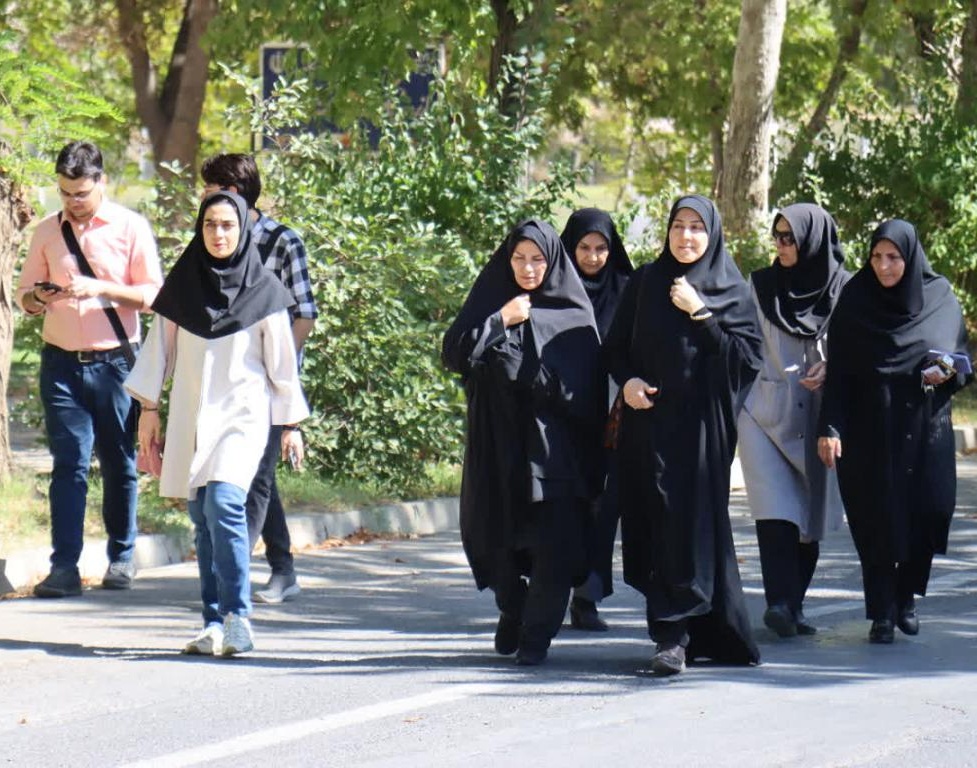 همایش پیاده روی دانشگاهیان ارومیه بمناسبت گرامیداشت هفته دفاع مقدس برگزار شد