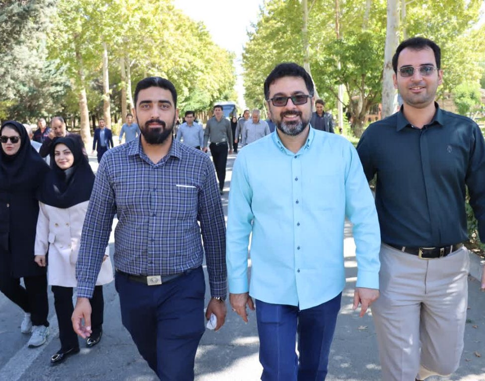 همایش پیاده روی دانشگاهیان ارومیه بمناسبت گرامیداشت هفته دفاع مقدس برگزار شد