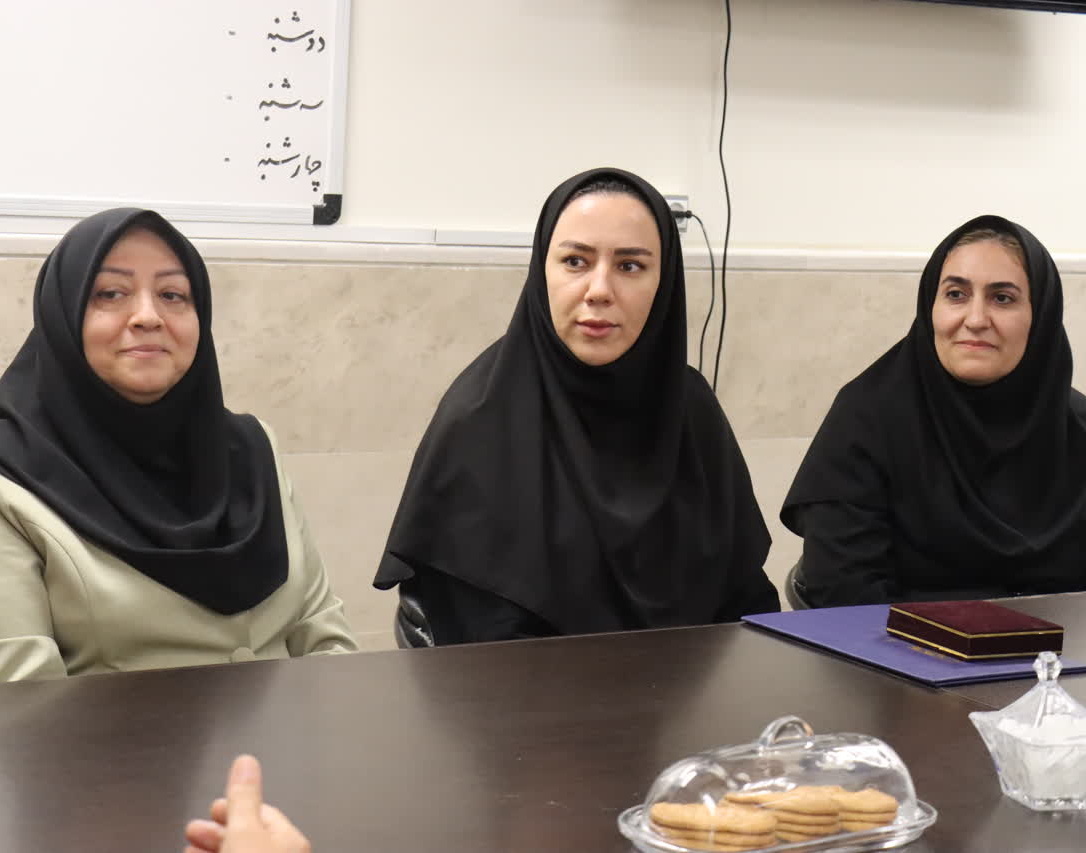 تقدیر از کارشناسان برتر مرکز مشاوره و بهداشت و درمان دانشگاه ارومیه