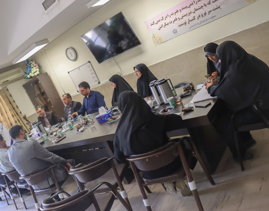 تقدیراز زحمات دکتر جوادی معاون سابق فرهنگی و دانشجویی در نشست شورای مشاورین فرهنگی دانشکده ها