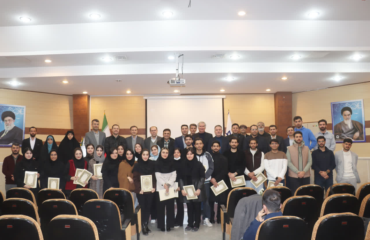 برنامۀ تجلیل از گروه‌های برتر کارگاه توان‌افزایی انجمن‌های علمی و کانون‌های فرهنگی و انجمن‌های مقام‌آور جشنواره بین‌المللی حرکت و همچنین دانشجویان، مدیران و اساتید فعال در کنگره ملی معماری مرمت و شهرسازی در تاریخ 1 دی 1404 برگزار شد