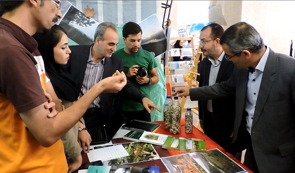 آئین افتتاح نمایشگاه معرفی فعالیتهای فرهنگی و اجتماعی دانشگاه برگزار شد