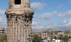 به همت کانون ایرانگردی، دانشجویان دانشگاه ارومیه از اماکن گردشگری و مفاخر شهرستان خوی بازدید کردند