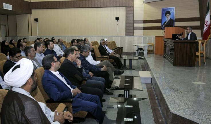 رییس دانشگاه: با تحکم و کار غیرعقلانی نمی توان به توفیقات فرهنگی دست یافت