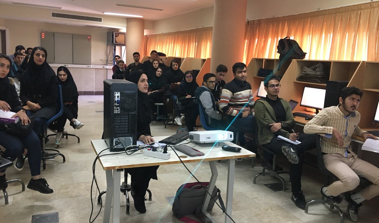 اولین جلسه دوره آموزشی "ورد" با رویکرد گزارش کار و پایان نامه نویسی برگزار شد