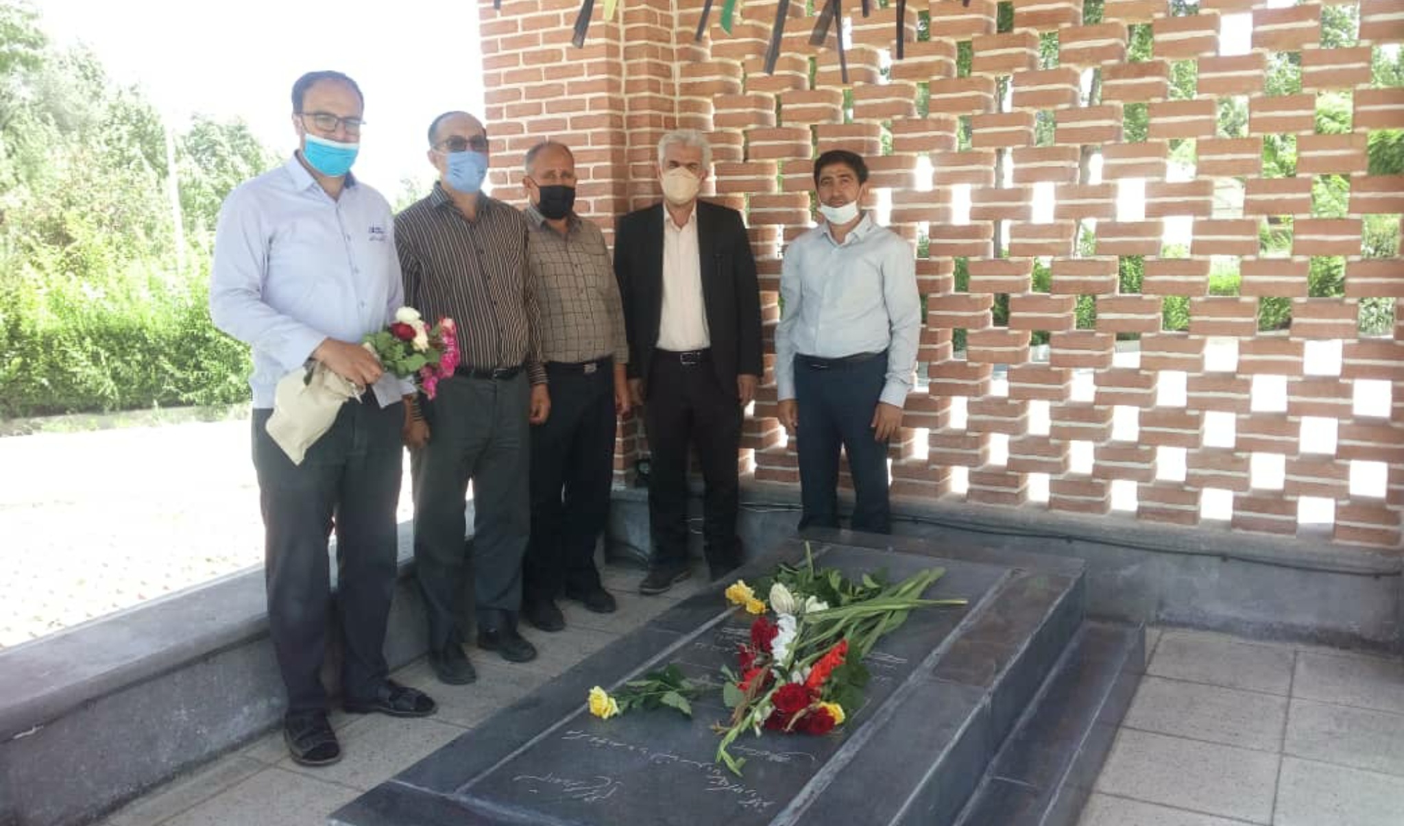 حضور دانشگاهیان دانشکده کشاورزی در سالروز قیام ۱۵ خرداد بر مزار شهدای گمنام دانشگاه ارومیه