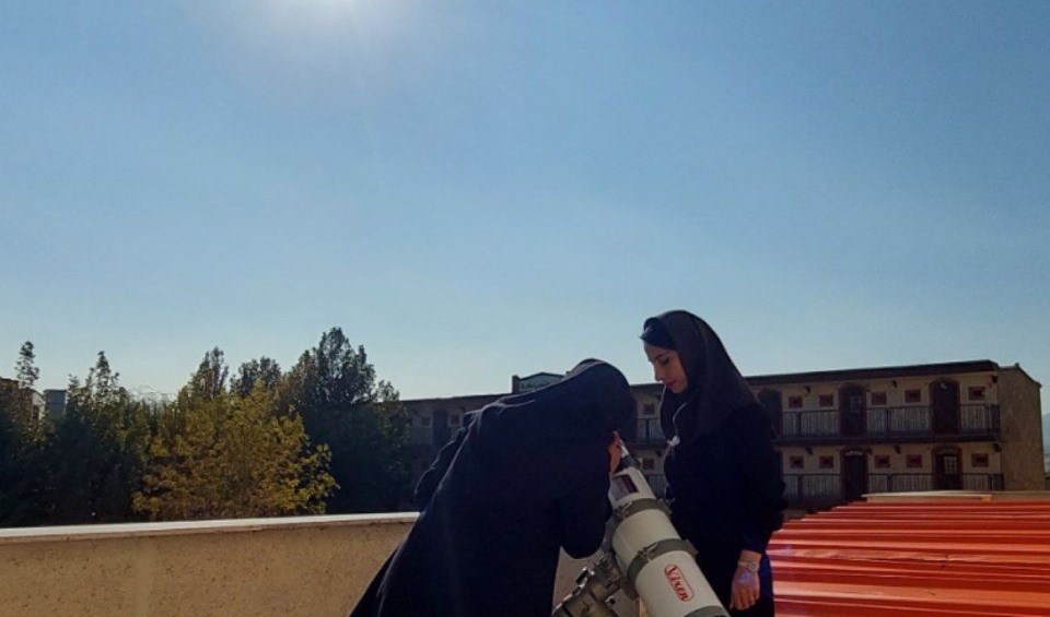 خبر | رصد خورشید گرفتگی توسط انجمن علمی دانشجویی فیزیک 