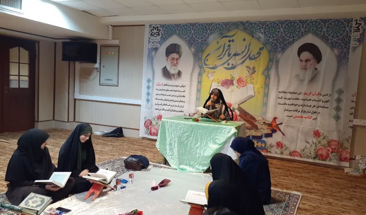 محفل انس با قرآن کریم در خوابگاه های دانشجویی دانشگاه ارومیه برگزار گردید...