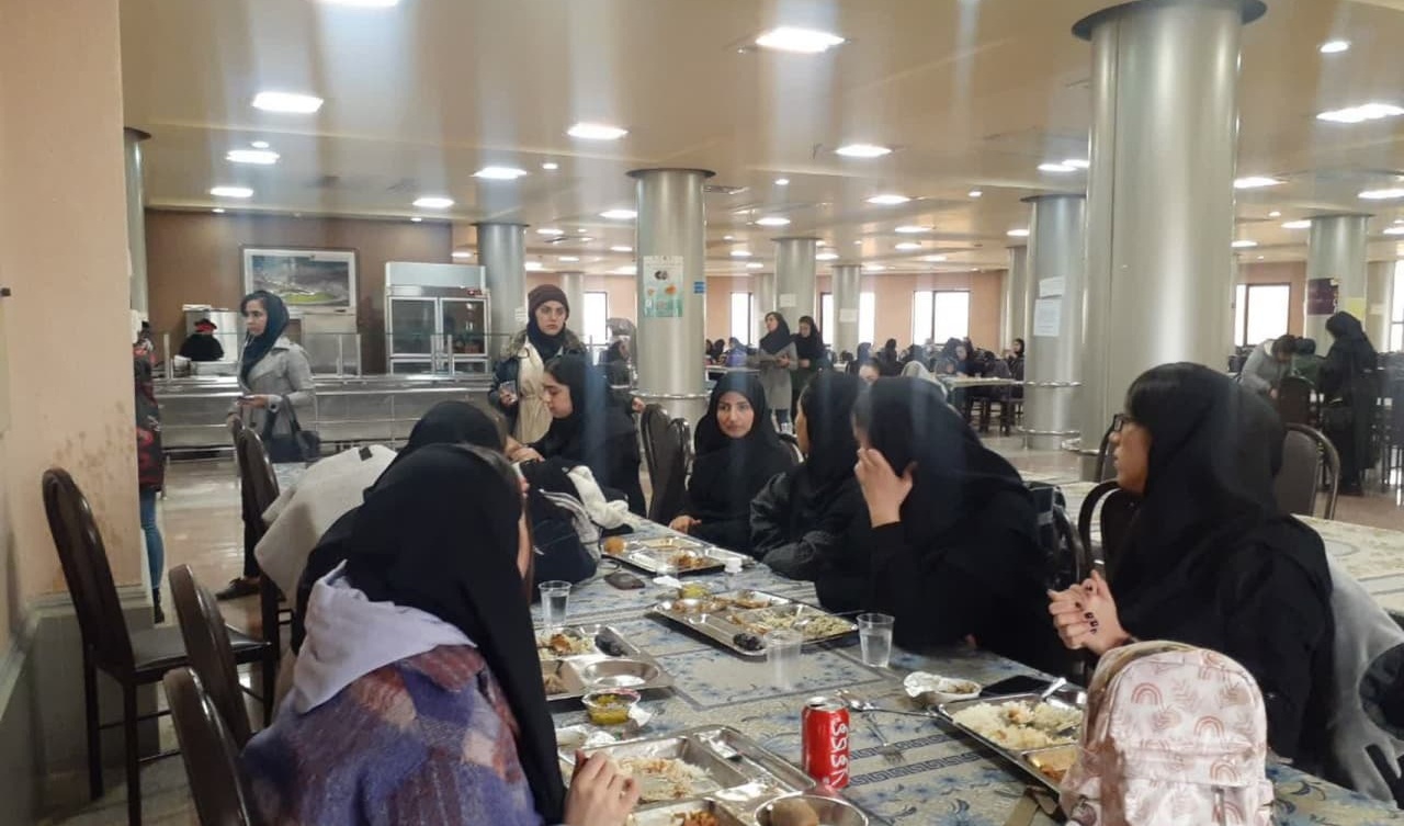 گزارش تصویری حضور مدیر امور فرهنگی و اجتماعی دانشگاه در سلف دانشجویان