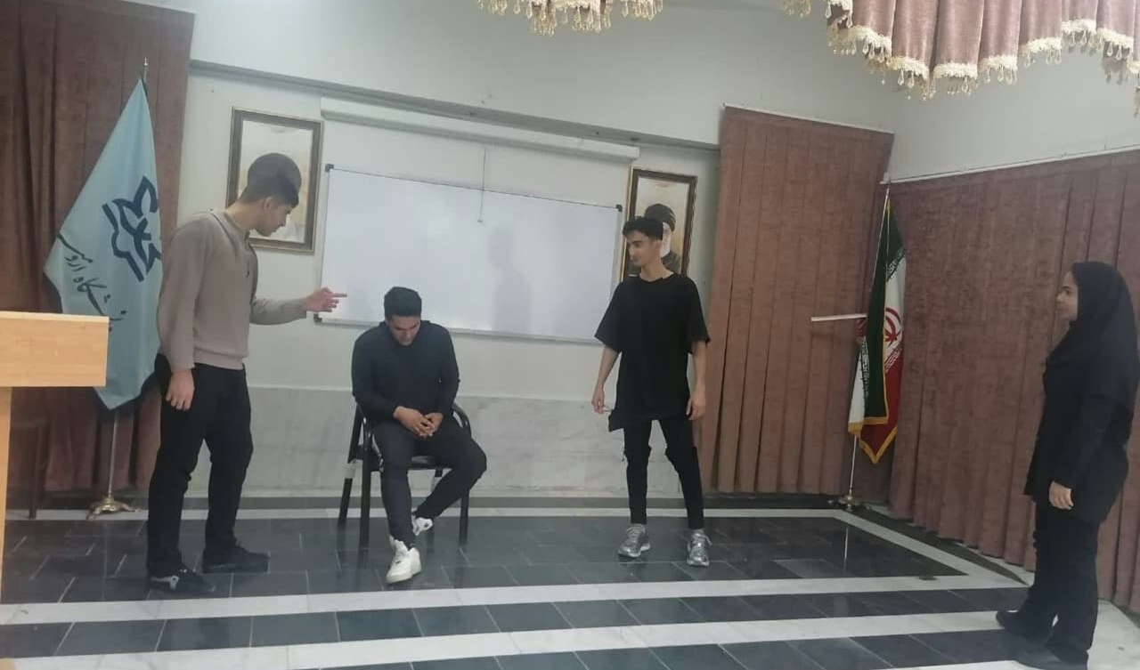 تصاویری از سرگیری تمرینات کانون تئاتر در مجتمع فرهنگی و هنری دانشگاه ارومیه 