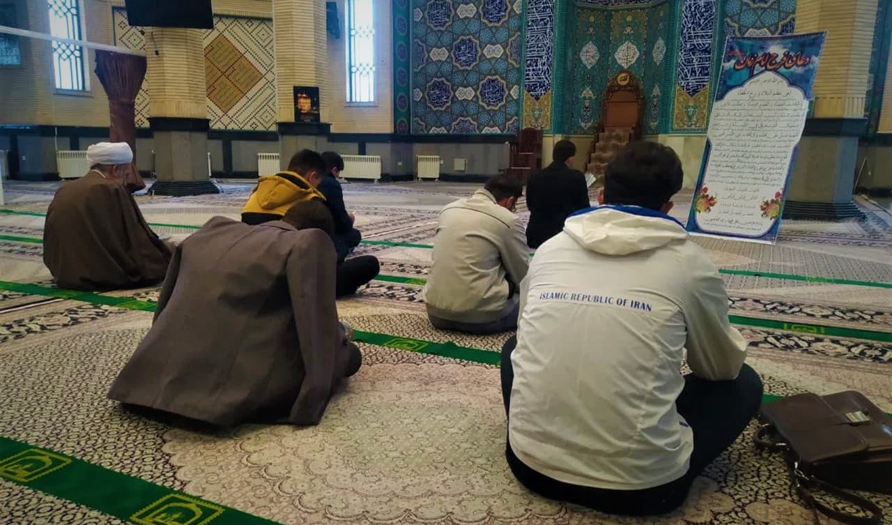 گزارش تصویری برگزاری دعای ندبه در مسجد دانشگاه ارومیه