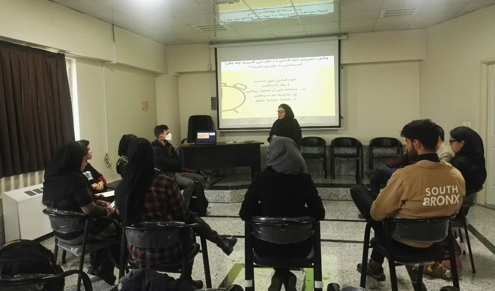 برگزاری کارگاه مداخله در بحران خودکشی (تو تنها نیستی)
