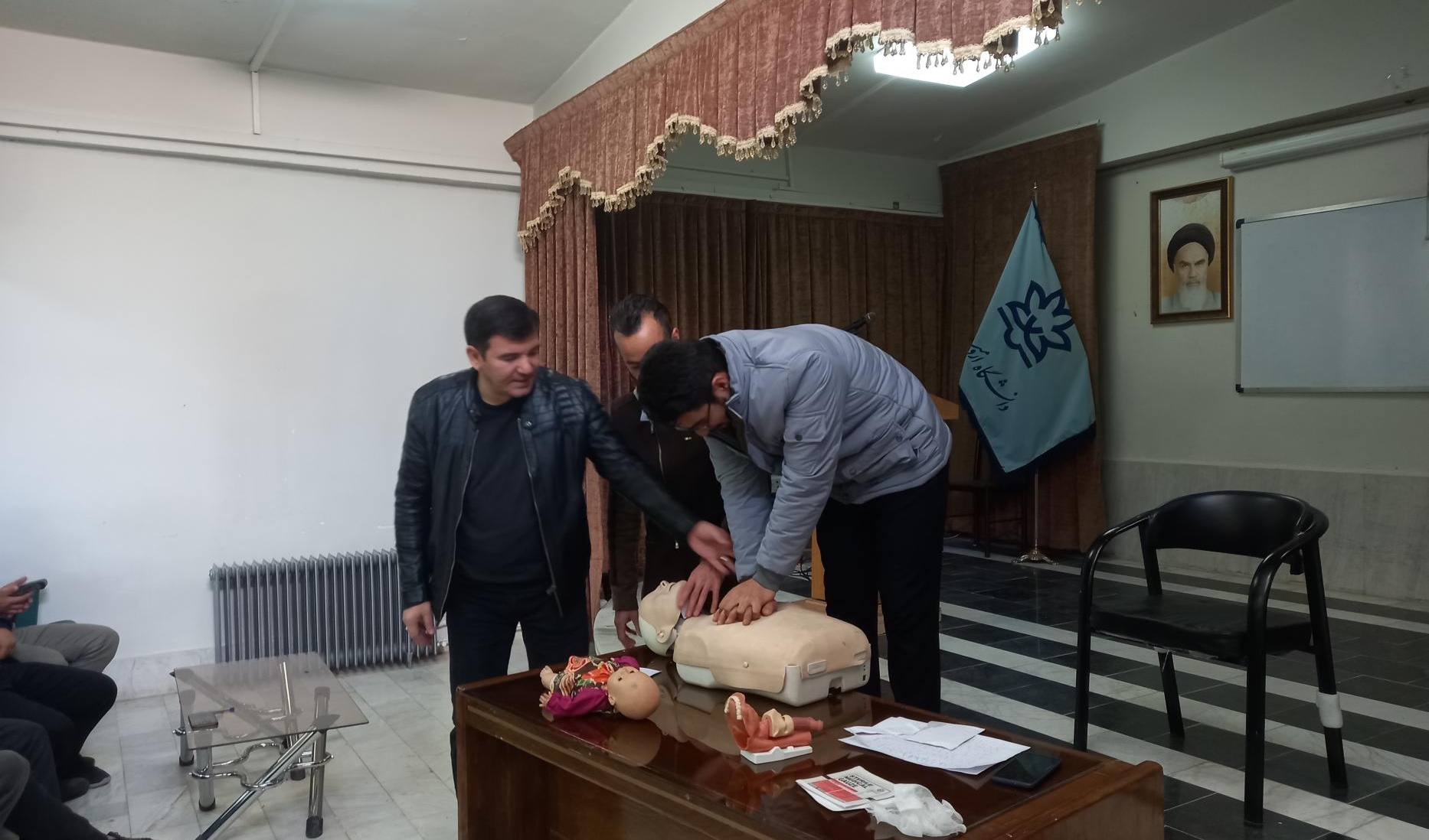 برگزاری کلاس‌های کمک‌های اولیه و احیای قلبی و عروقی (CPR)