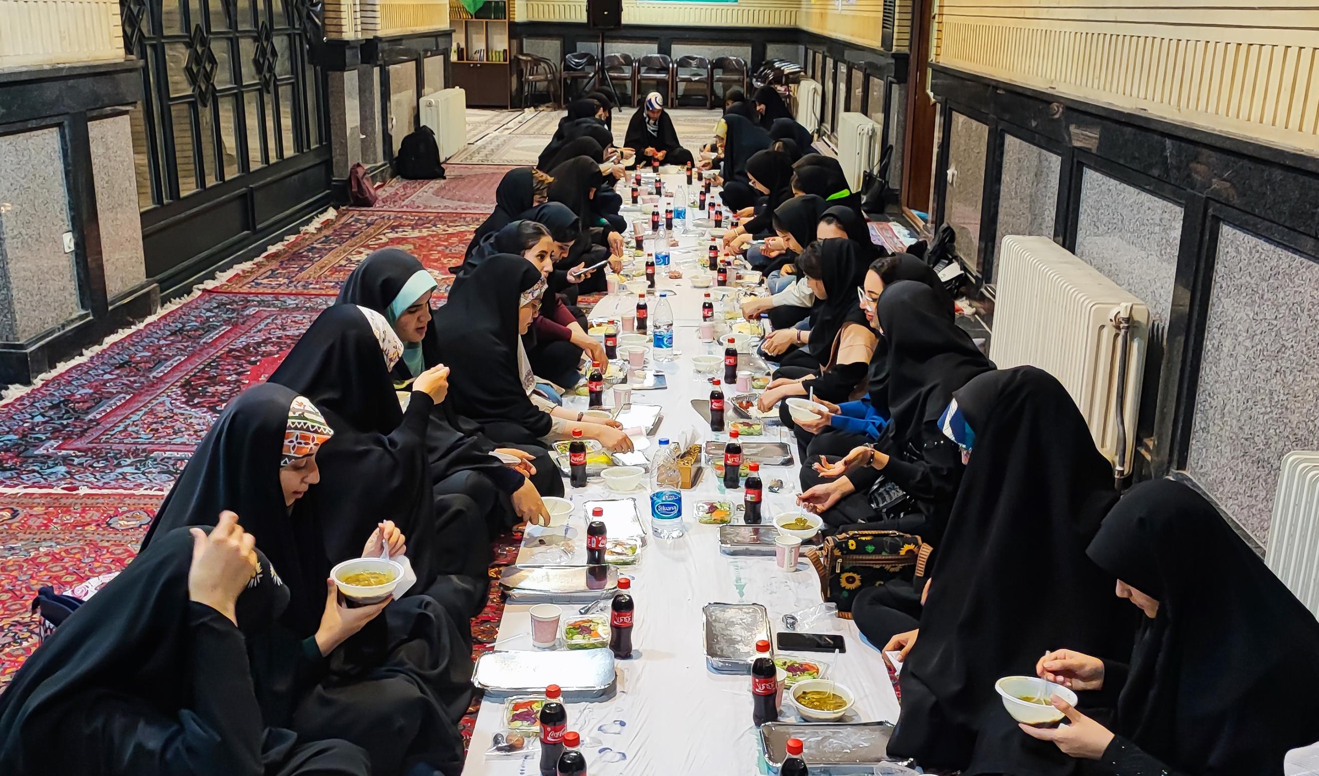 گزارش تصویری ضیافت افطاری معاونت فرهنگی و دانشجویی دانشگاه ارومیه