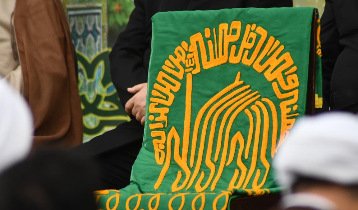 برگزاری جشن میلاد امام رضا (ع) و دهه کرامت با حضور خادمین بارگاه ملکوتی امام رضا (ع) 