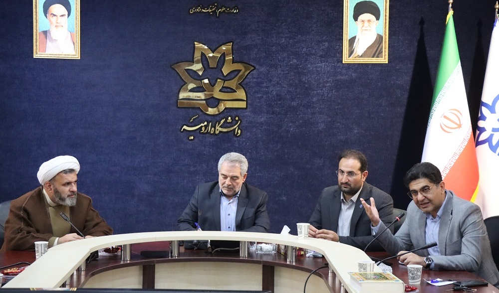 مشروح کامل جلسۀ فعالان دانشجویی و دبیران کانون‌های فرهنگی با هیئت محترم مدیران دانشگاه ارومیه