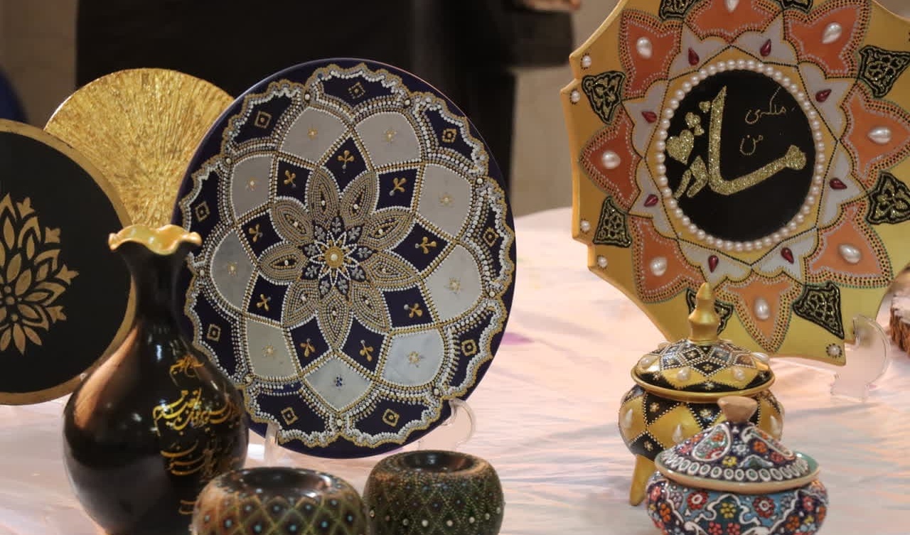 گزارش مراسم افتتاحیه جشنواره فروش و نمایشگاه صنایع دستی و آثار هنری دانشگاه ارومیه
