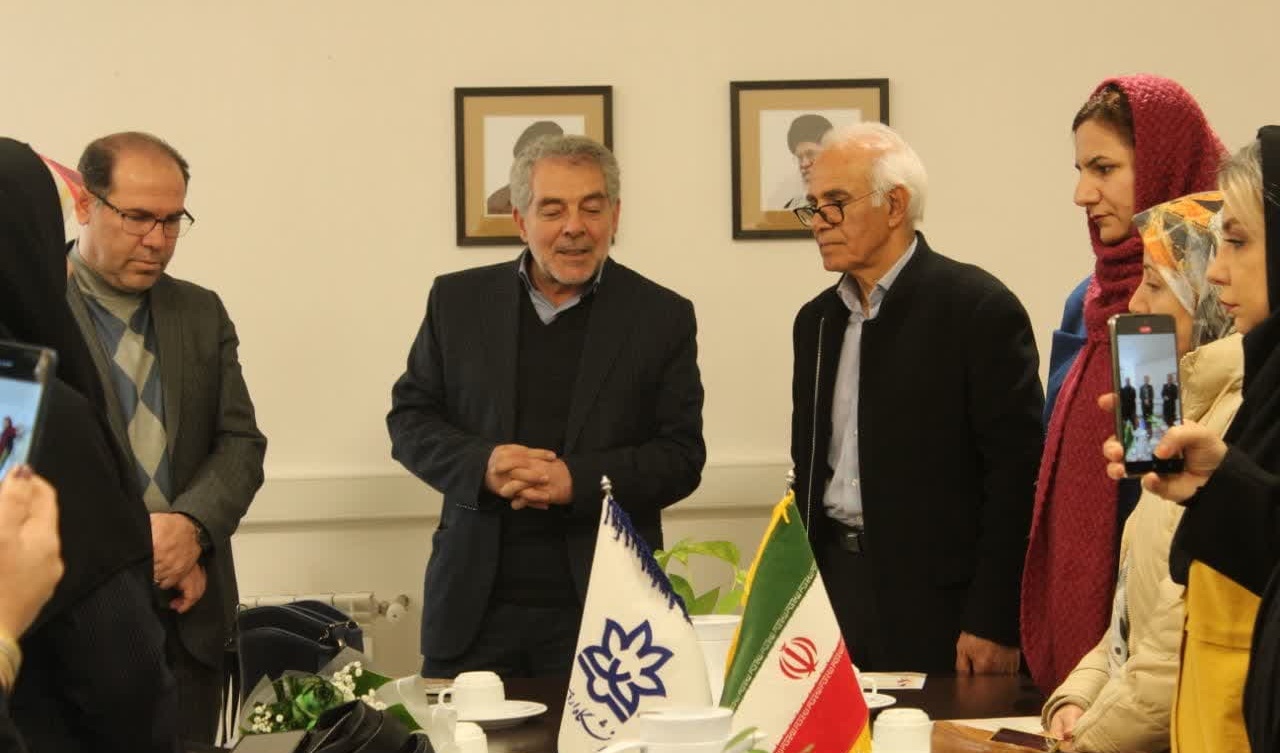 گزارش تصویری از اختتامیه "نمایشگاه آثار خوشنویسی و نقاشی خط "نون و القلم"