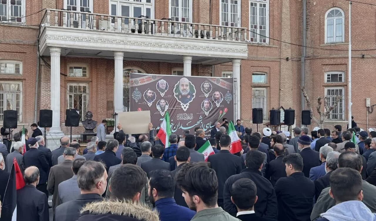 سخنرانی معاون فرهنگی و دانشجویی دانشگاه ارومیه در تجمع مردم ارومیه در محکومیت حمله رژیم صهیونیستی 