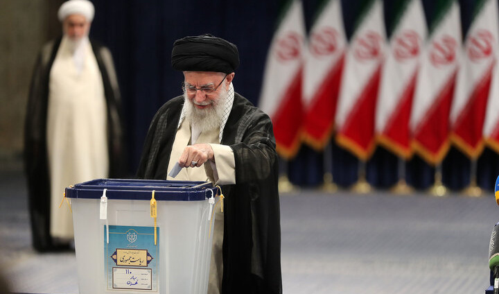 بیانات رهبر انقلاب پس از حضور در دور دوم انتخابات ریاست جمهوری چهاردهم