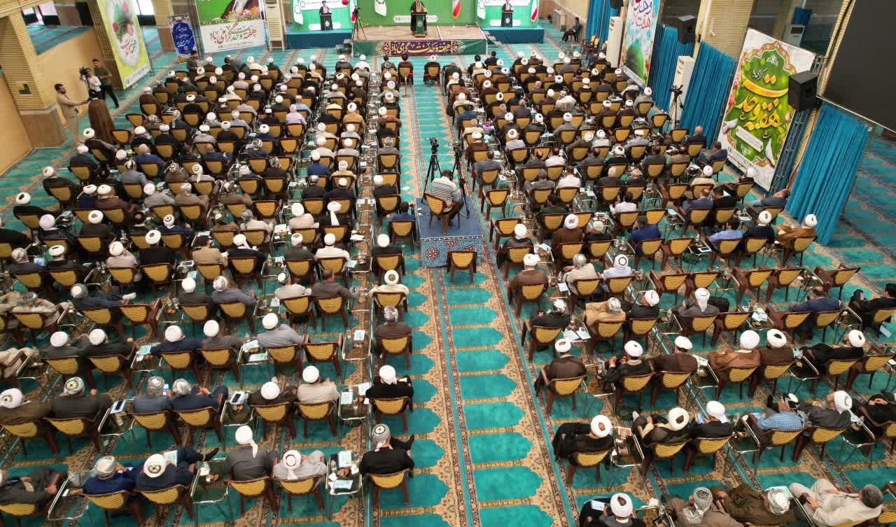  دکتر محمد حسن جوادی معاون فرهنگی دانشجویی دانشگاه ارومیه، در اختتامیه همایش فرهیختگانی عالم تمدن ساز که در مصلای امام خمینی ارومیه برگزار شد، اظهار کرد: