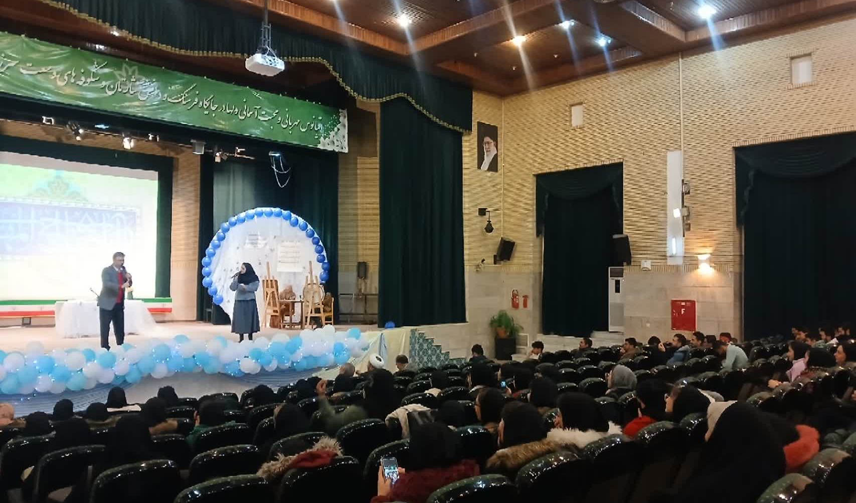 کانون مهدویت با همکاری دیگر کانون ها و هیئات دانشگاه ، با حمایت معاونت فرهنگی و اجتماعی دانشگاه ارومیه ، لحظاتی پر از شادی و وحدت را رقم زدند.