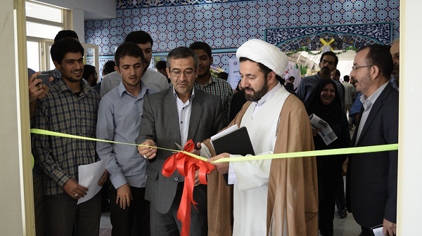 نمایشگاه گرامیداشت دفاع مقدس به همت بسیج دانشجویی دانشگاه ارومیه برپا شد