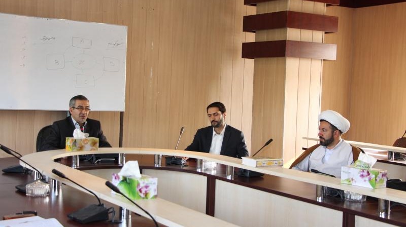 گزارش تصویری نشست صمیمی رییس دانشگاه با اساتید مشاور انجمن های علمی دانشجویی دانشگاه
