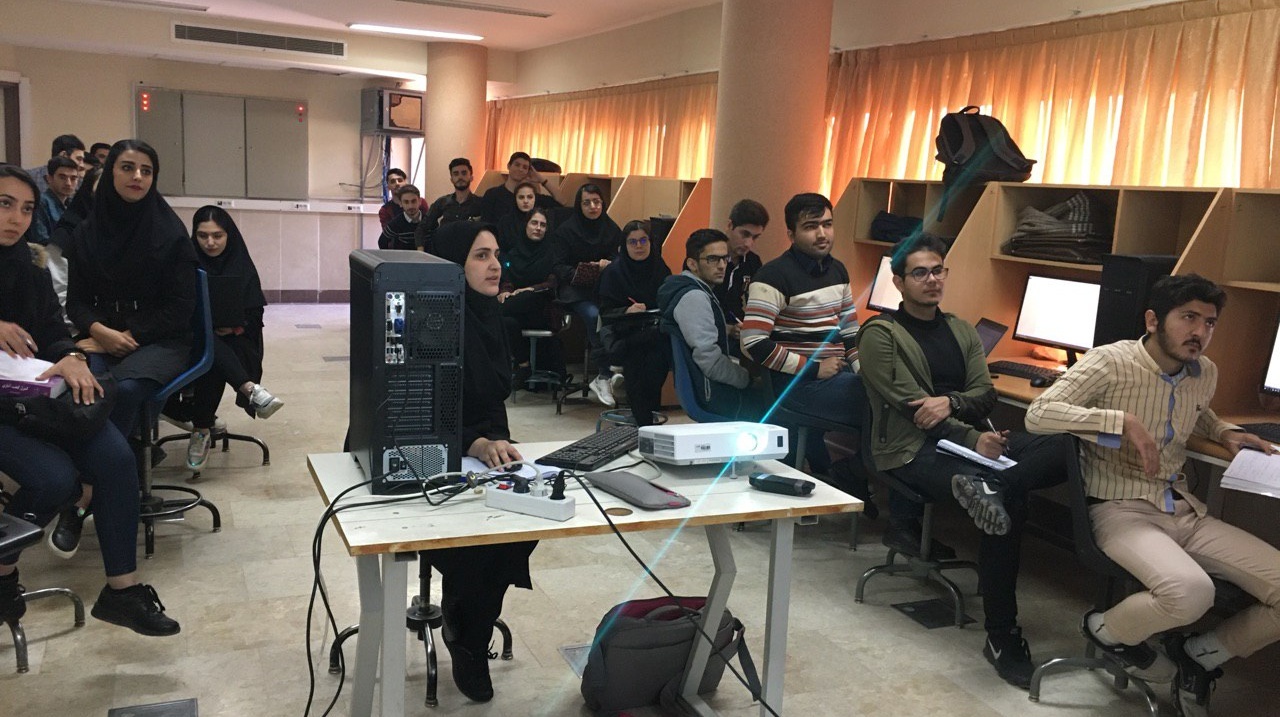 اولین جلسه دوره آموزشی "ورد" با رویکرد گزارش کار و پایان نامه نویسی برگزار شد
