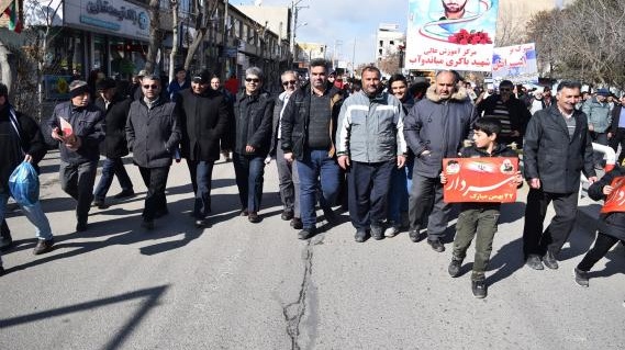 حضور دانشگاهیان مرکز آموزش عالی شهید باکری میاندوآب در راهپیمایی 22 بهمن
