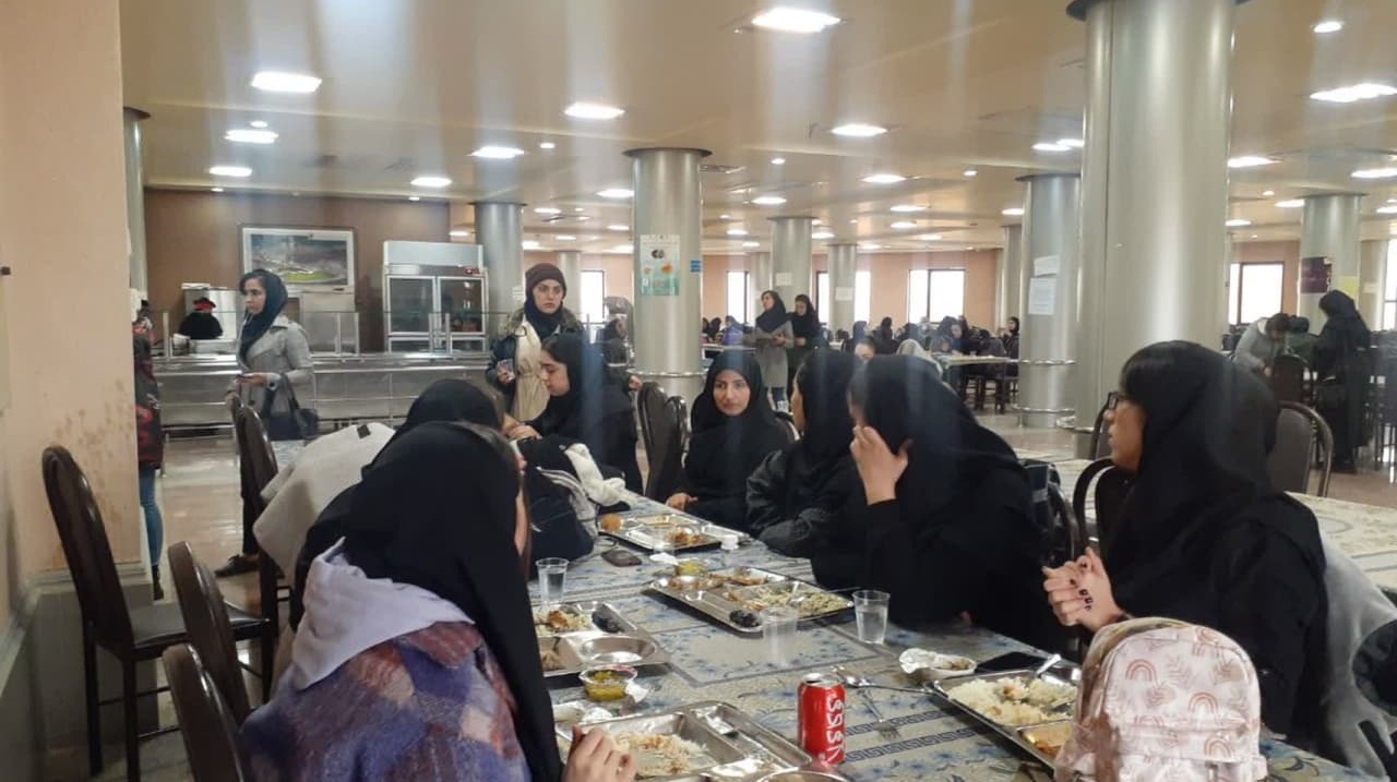 گزارش تصویری حضور مدیر امور فرهنگی و اجتماعی دانشگاه در سلف دانشجویان