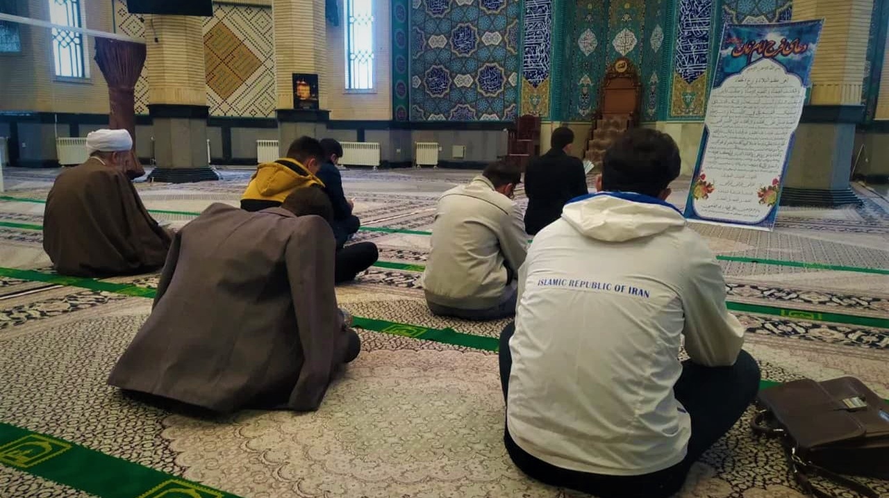 گزارش تصویری برگزاری دعای ندبه در مسجد دانشگاه ارومیه