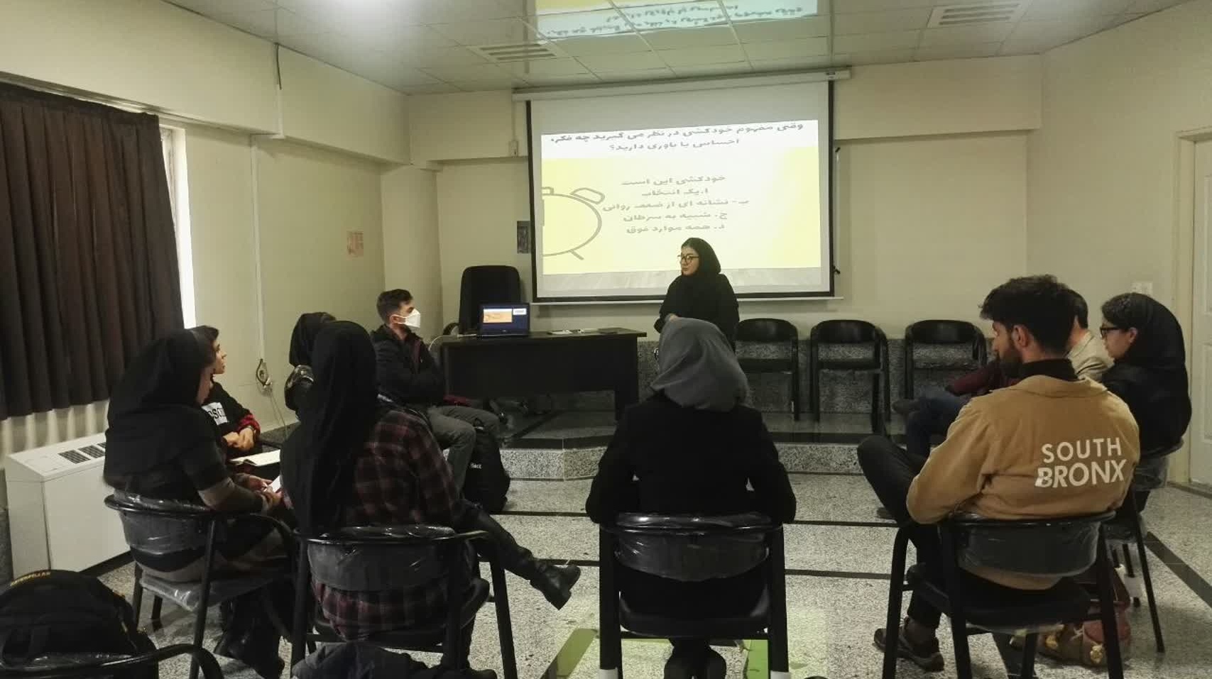 برگزاری کارگاه مداخله در بحران خودکشی (تو تنها نیستی)