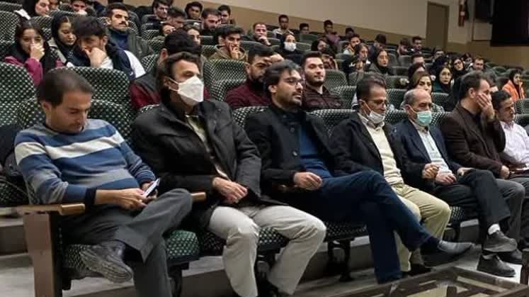 نشست صمیمی اساتید و دانشجویان گروه ریاضی و آمار
