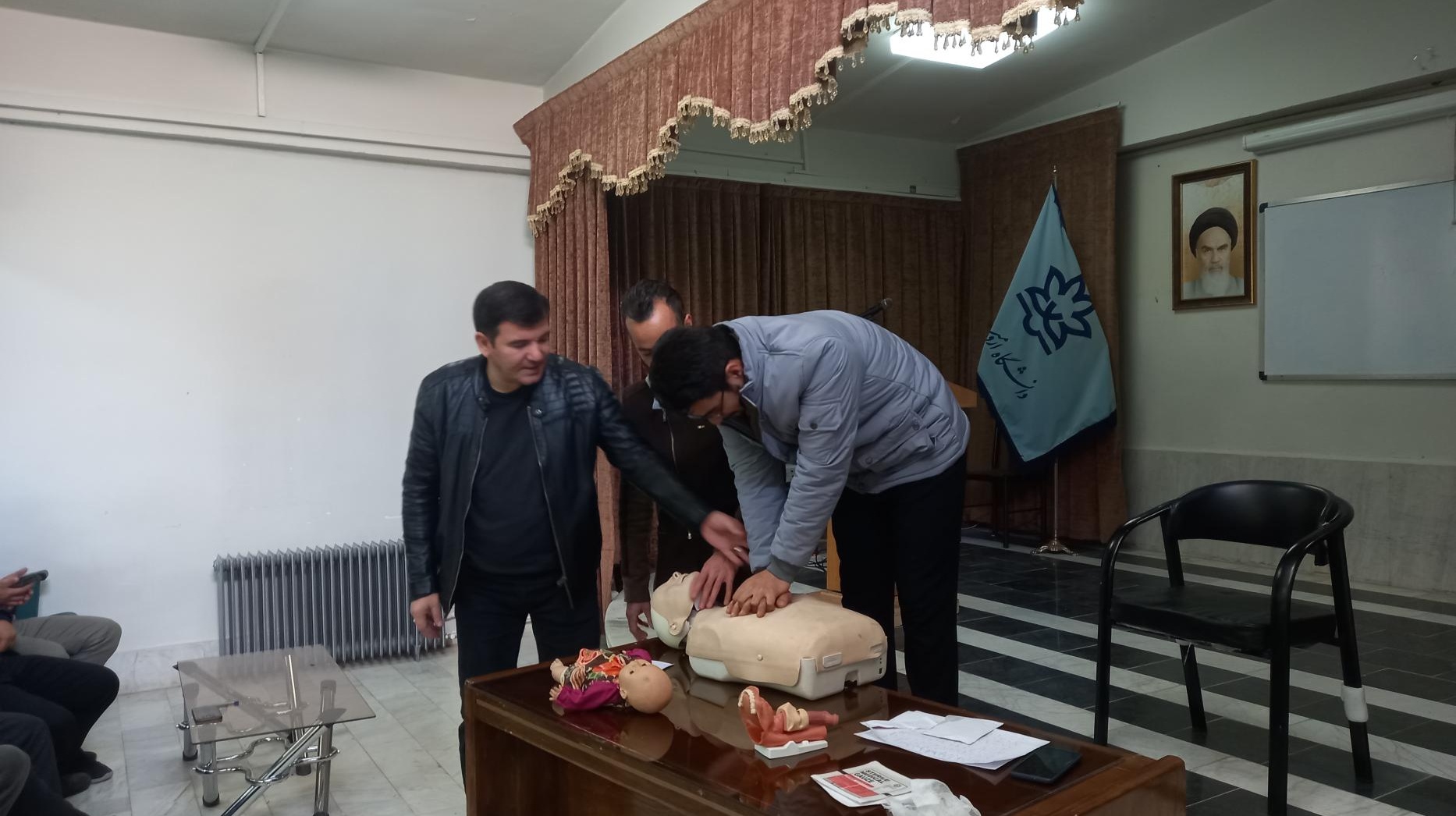 برگزاری کلاس‌های کمک‌های اولیه و احیای قلبی و عروقی (CPR)