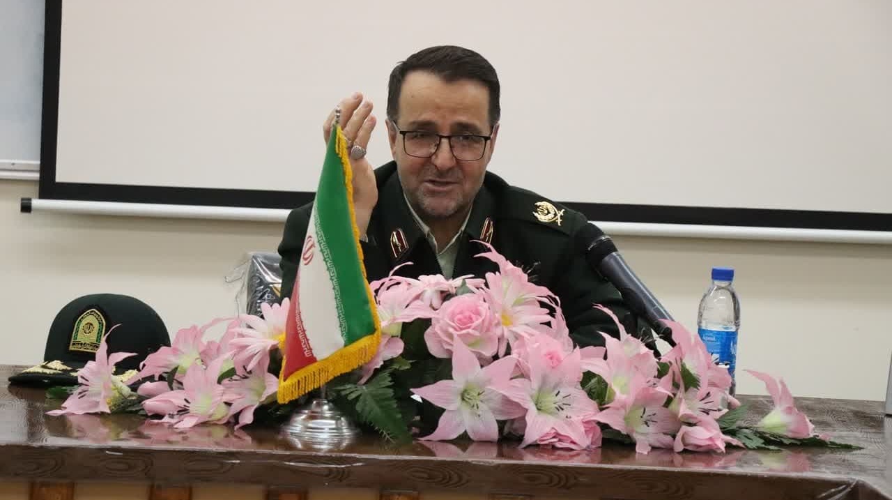 گزارش برگزاری نشست بررسی تحولات اجتماعی با تأکید بر جنگ شناختی-جنگ ترکیبی با حضور فرمانده انتظامی استان آذربایجان غربی سردار دکتر رحیم جهانبخش در تاریخ ۲۷ آذرماه ۱۴۰۲