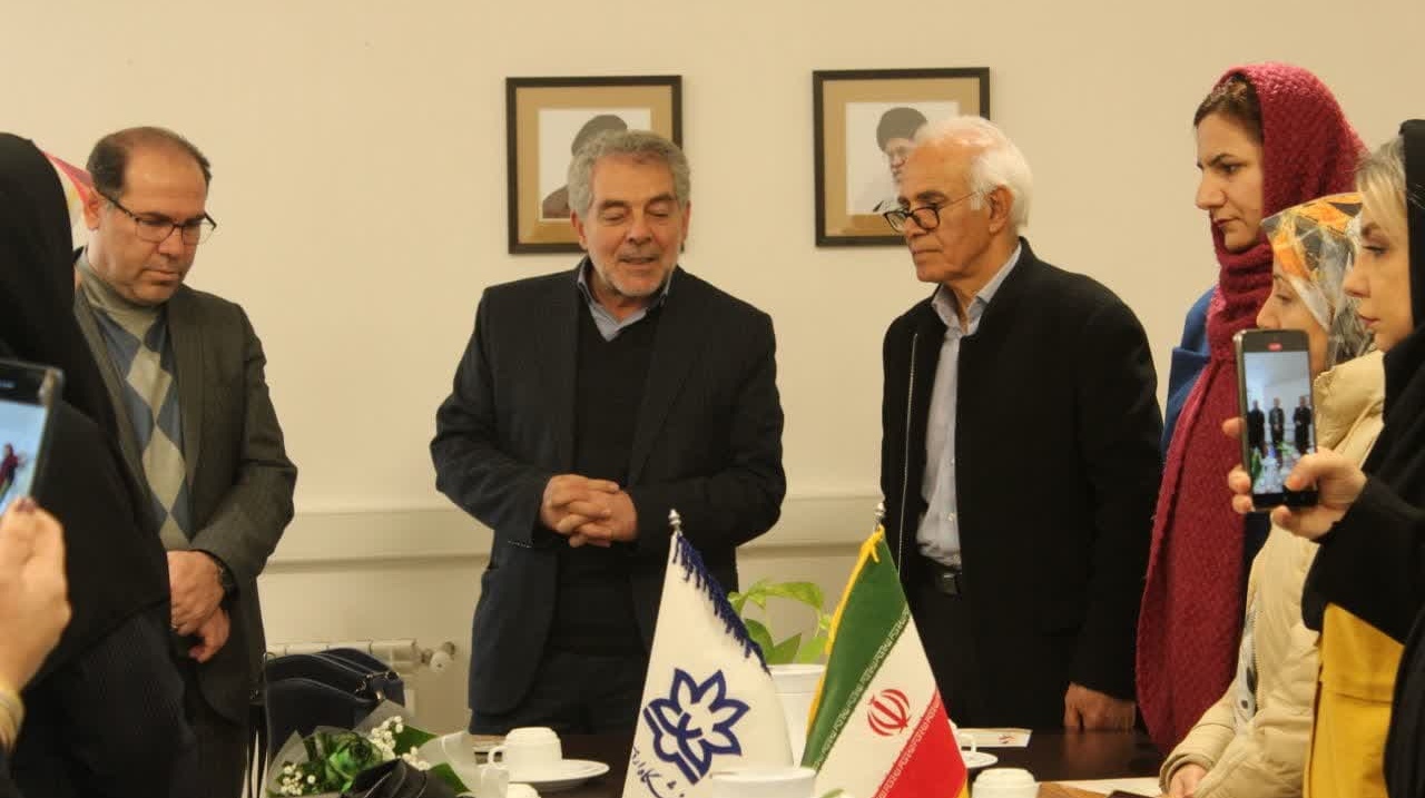 گزارش تصویری از اختتامیه "نمایشگاه آثار خوشنویسی و نقاشی خط "نون و القلم"