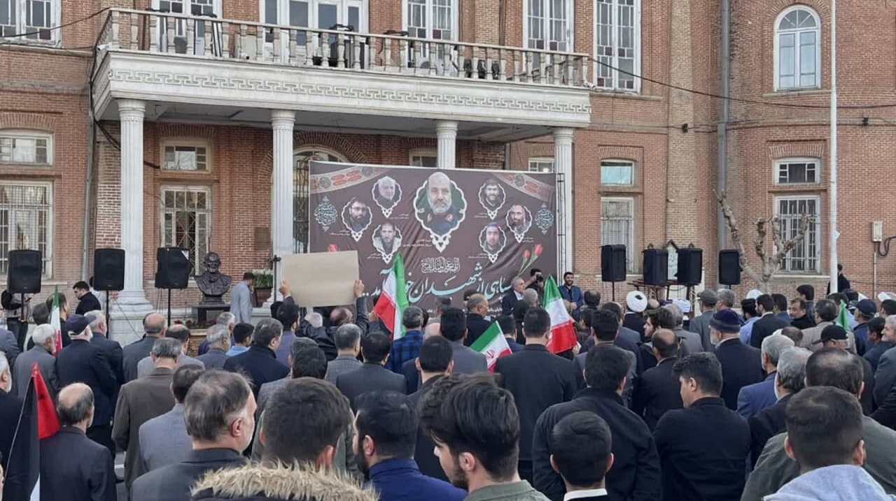 سخنرانی معاون فرهنگی و دانشجویی دانشگاه ارومیه در تجمع مردم ارومیه در محکومیت حمله رژیم صهیونیستی 