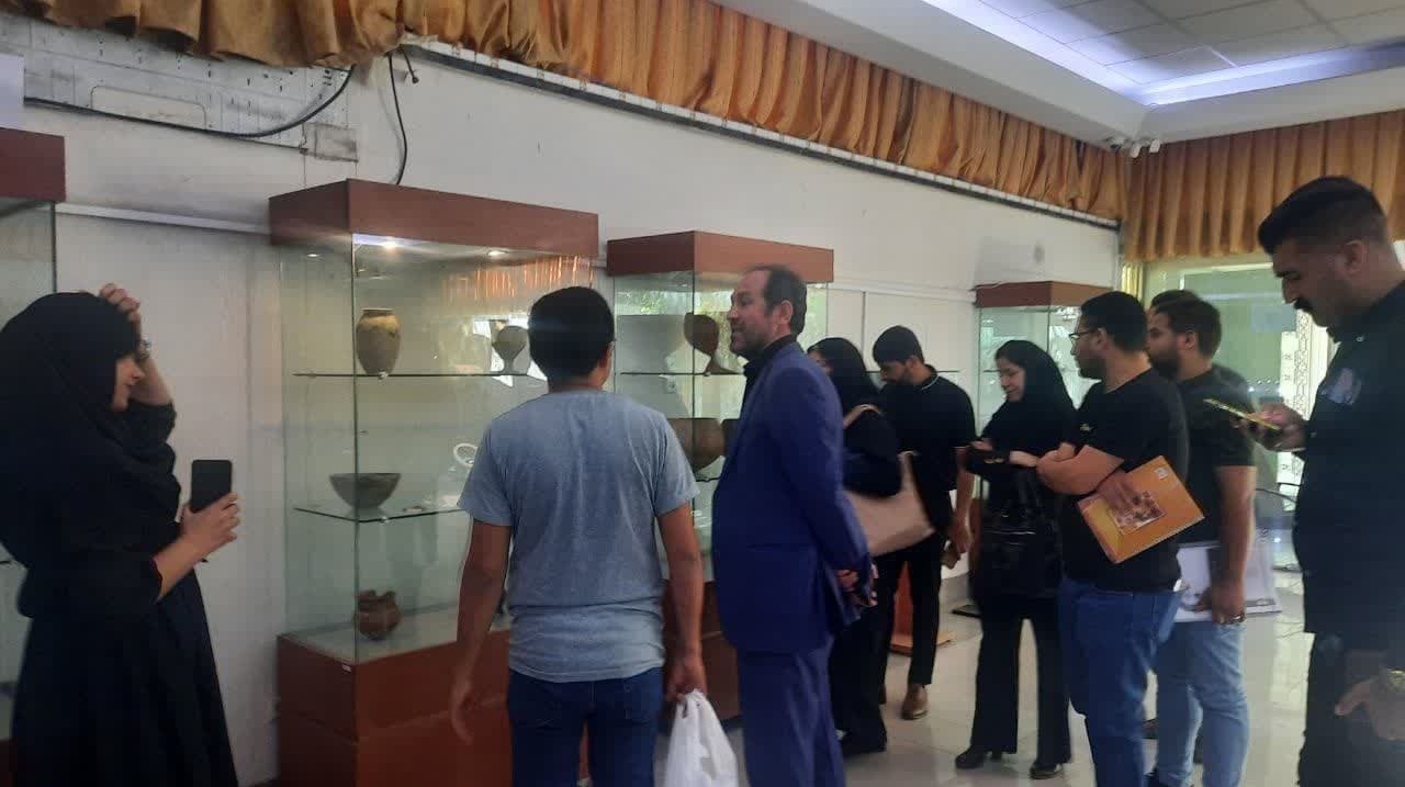 بازدید دانشجویان بین المللی دانشگاه ارومیه از جام طلایی حسنلو؛ رازآمیز‌ترین گنج باستانی ایران