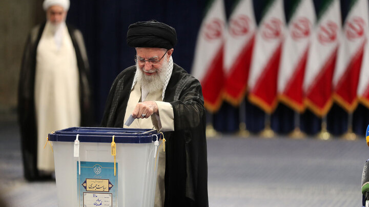 بیانات رهبر انقلاب پس از حضور در دور دوم انتخابات ریاست جمهوری چهاردهم