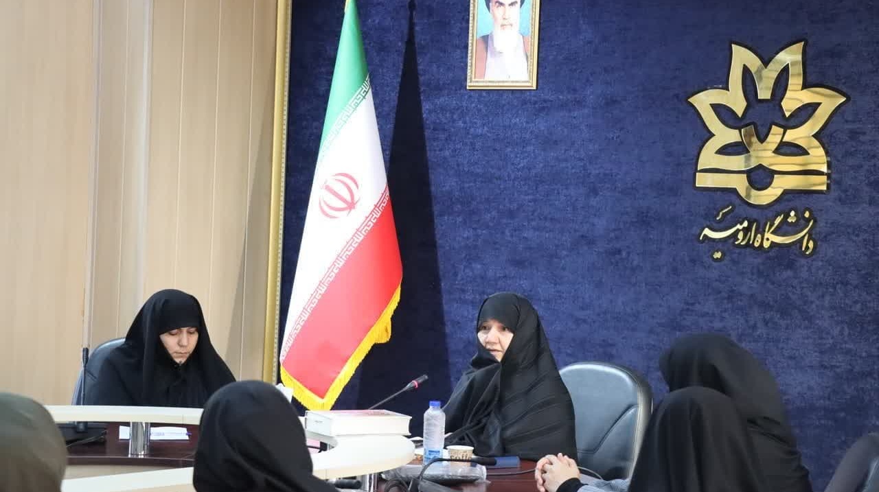 نشست بانوان دانشگاهی با عنوان «نقش‌آفرینی زنان در شکوفایی تمدن اسلامی» با حضور سرکار خانم دکتر جهانی برگزار شد 