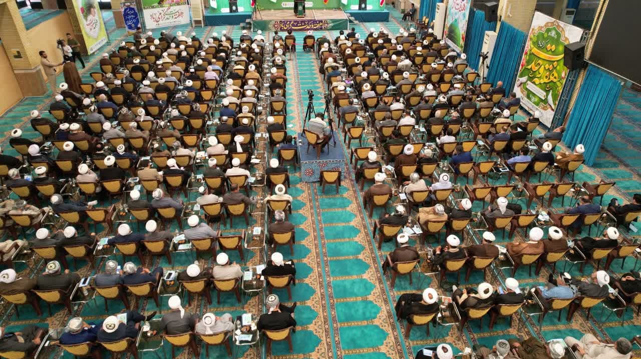  دکتر محمد حسن جوادی معاون فرهنگی دانشجویی دانشگاه ارومیه، در اختتامیه همایش فرهیختگانی عالم تمدن ساز که در مصلای امام خمینی ارومیه برگزار شد، اظهار کرد: